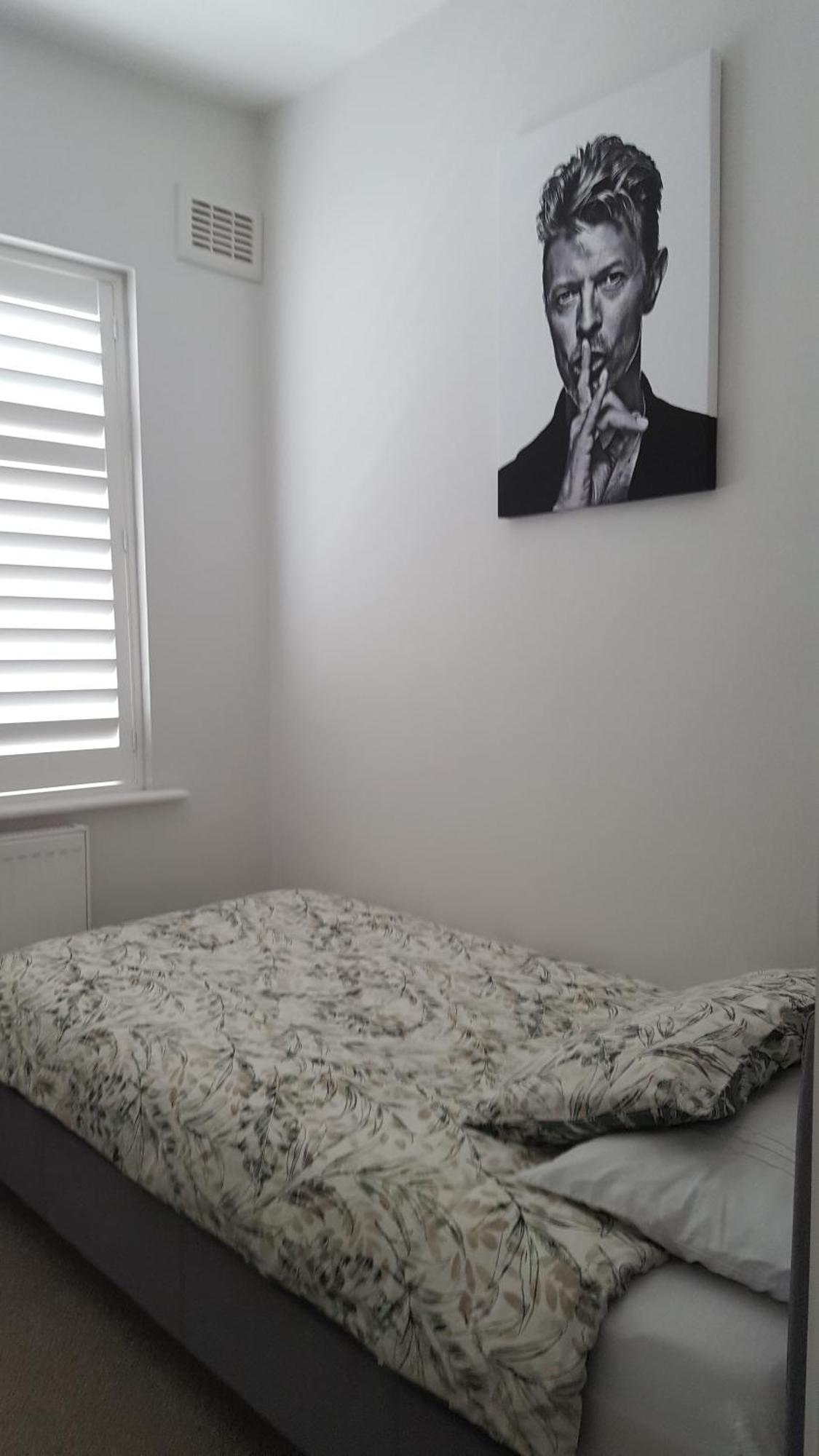 Family Home With Easy Commute To London! Croydon Eksteriør billede